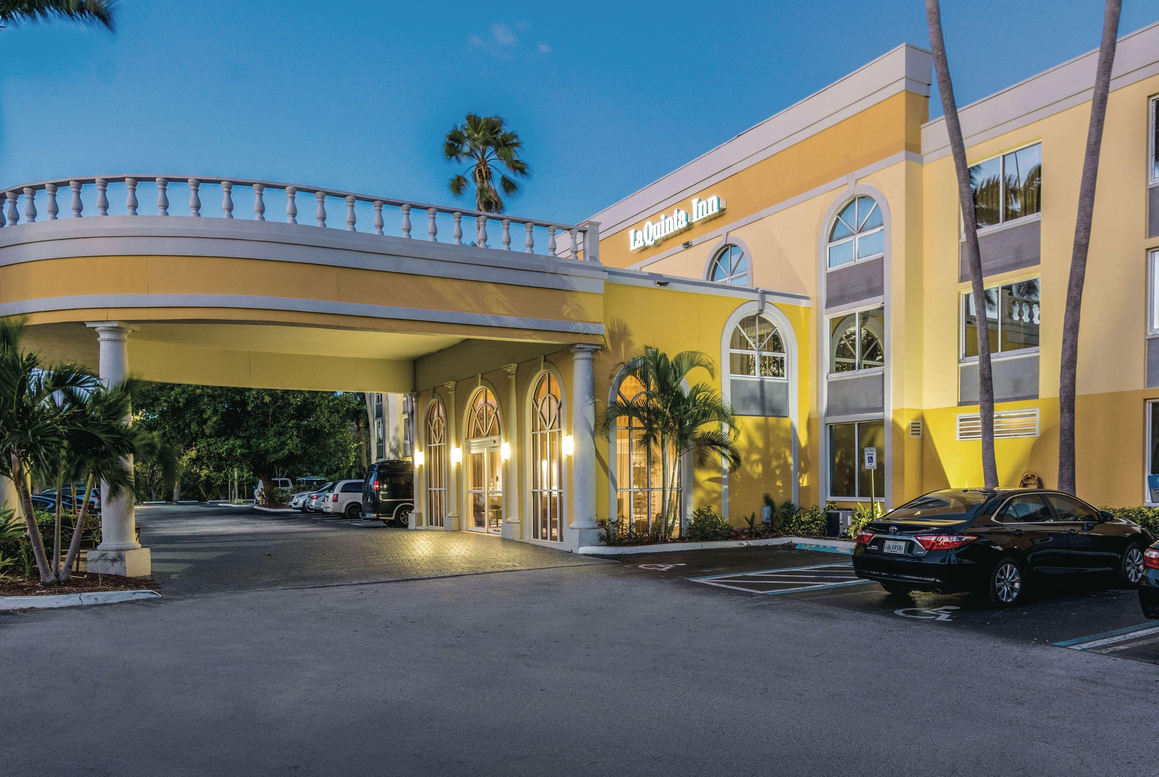 La Quinta Inn By Wyndham Jupiter Exterior photo