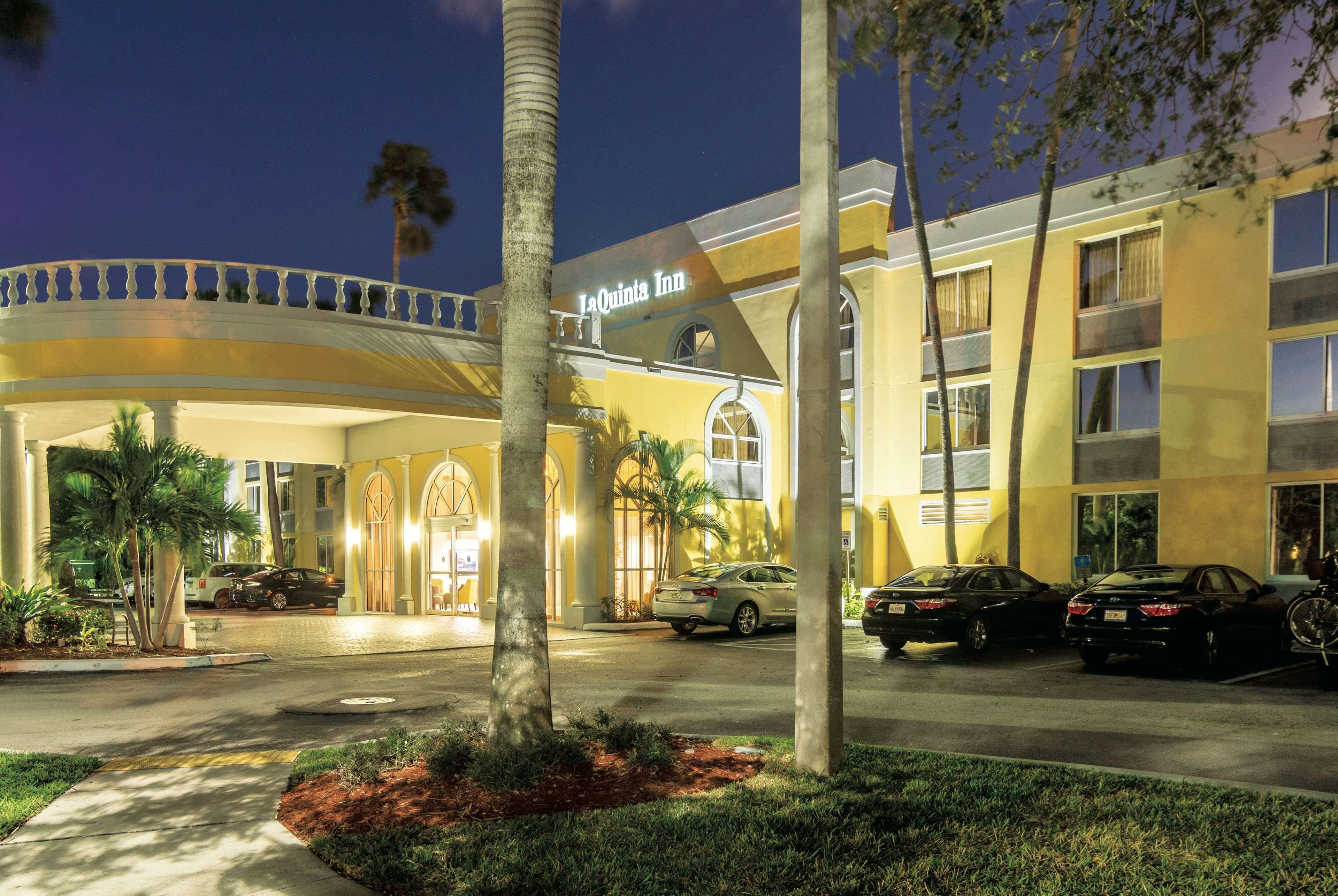 La Quinta Inn By Wyndham Jupiter Exterior photo